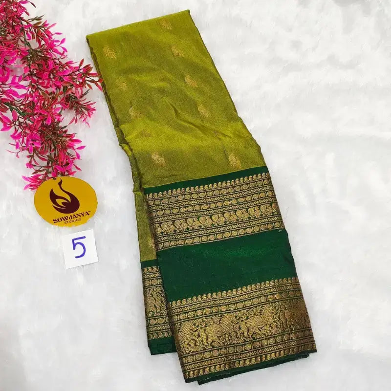 VINTAGE Seiko Gadwal Pattu Sarees - WAVE5