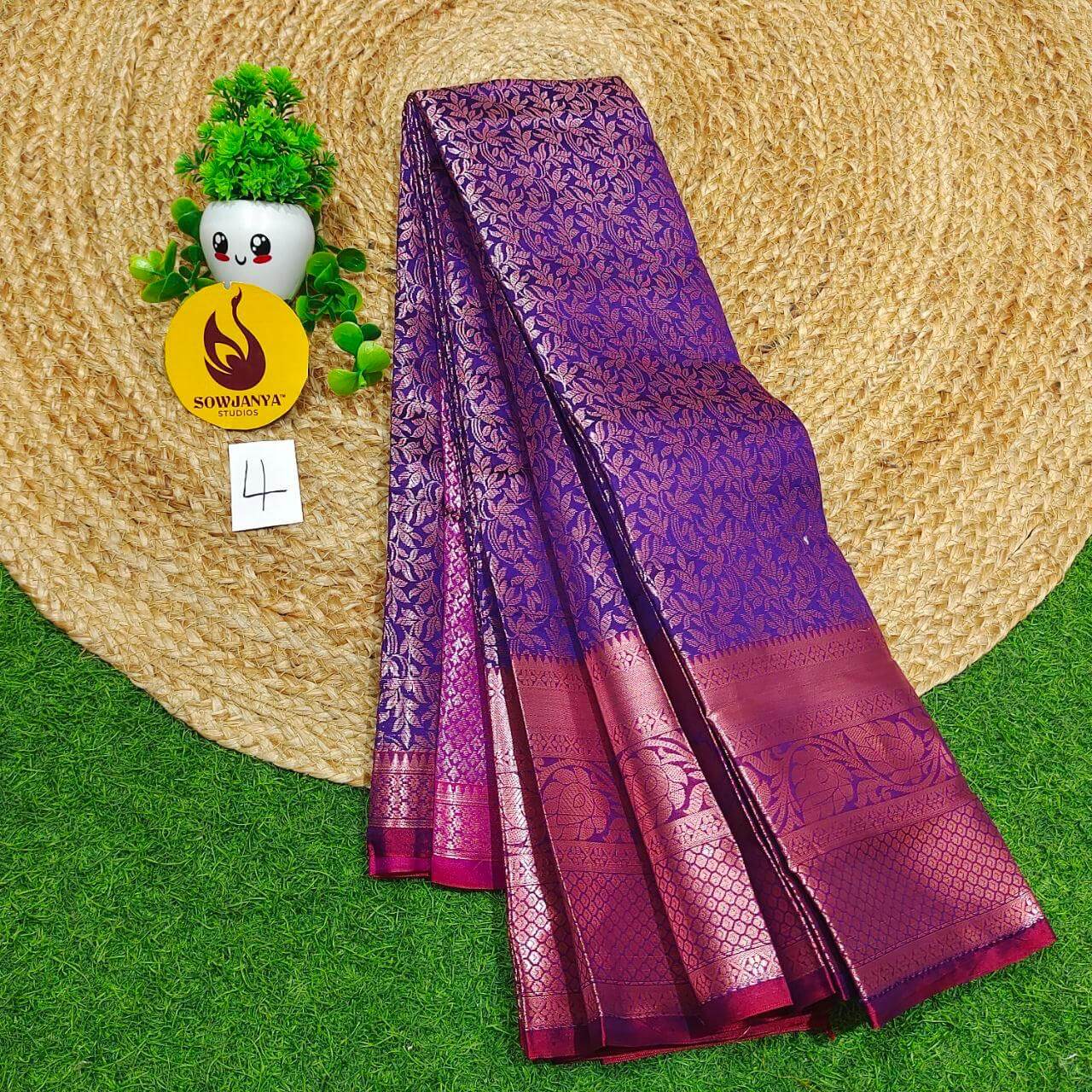 Premium Fancy Pattu Sarees - SSAKA04