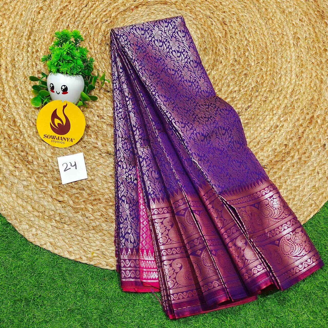 Premium Fancy Pattu Sarees - SSAKA024