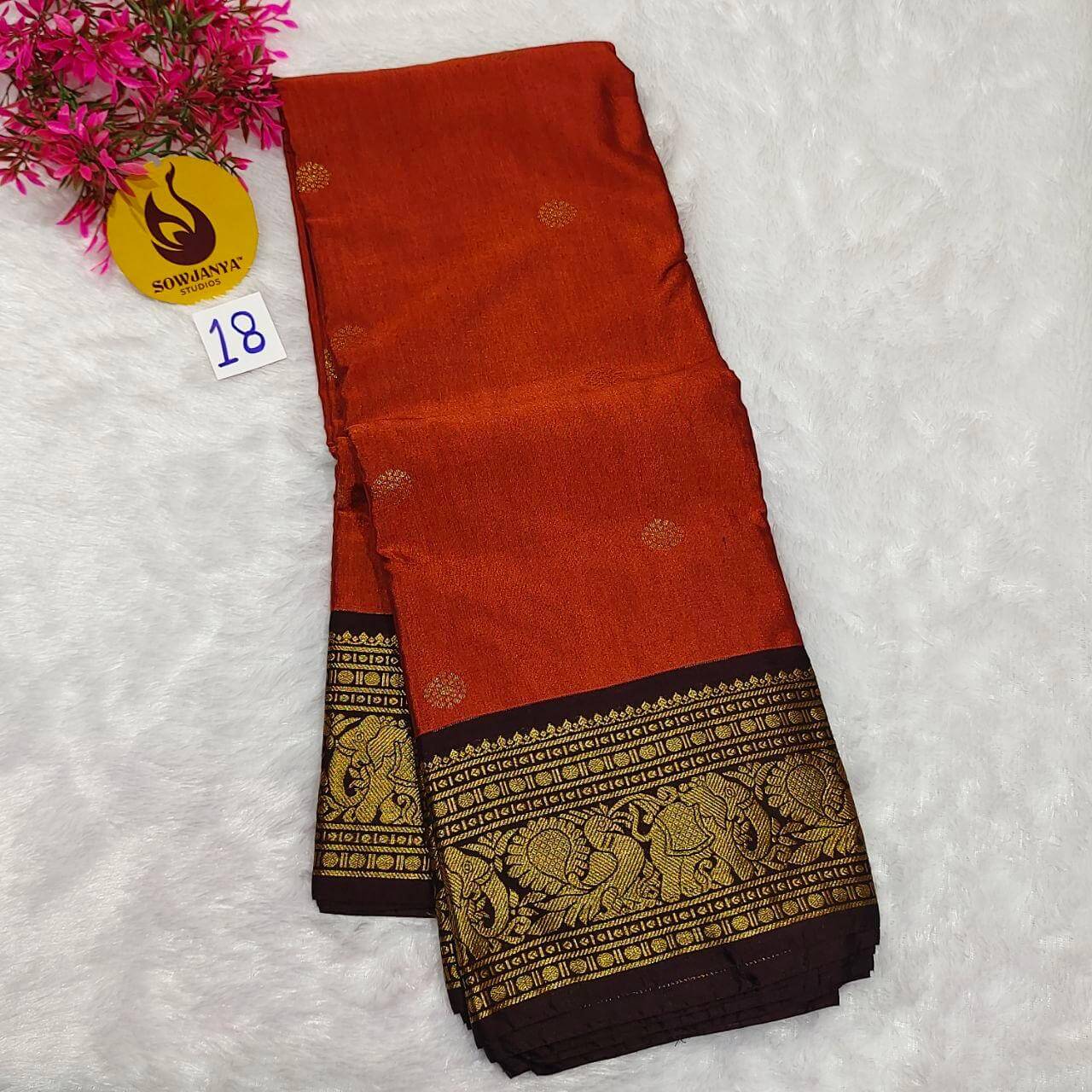 VINTAGE Seiko Gadwal Pattu Sarees - FIRE