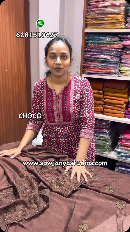 Crush Saree with Bead work ||CODE:CHOCO

Shop Onli | Best Saree Shop in Hyderabad