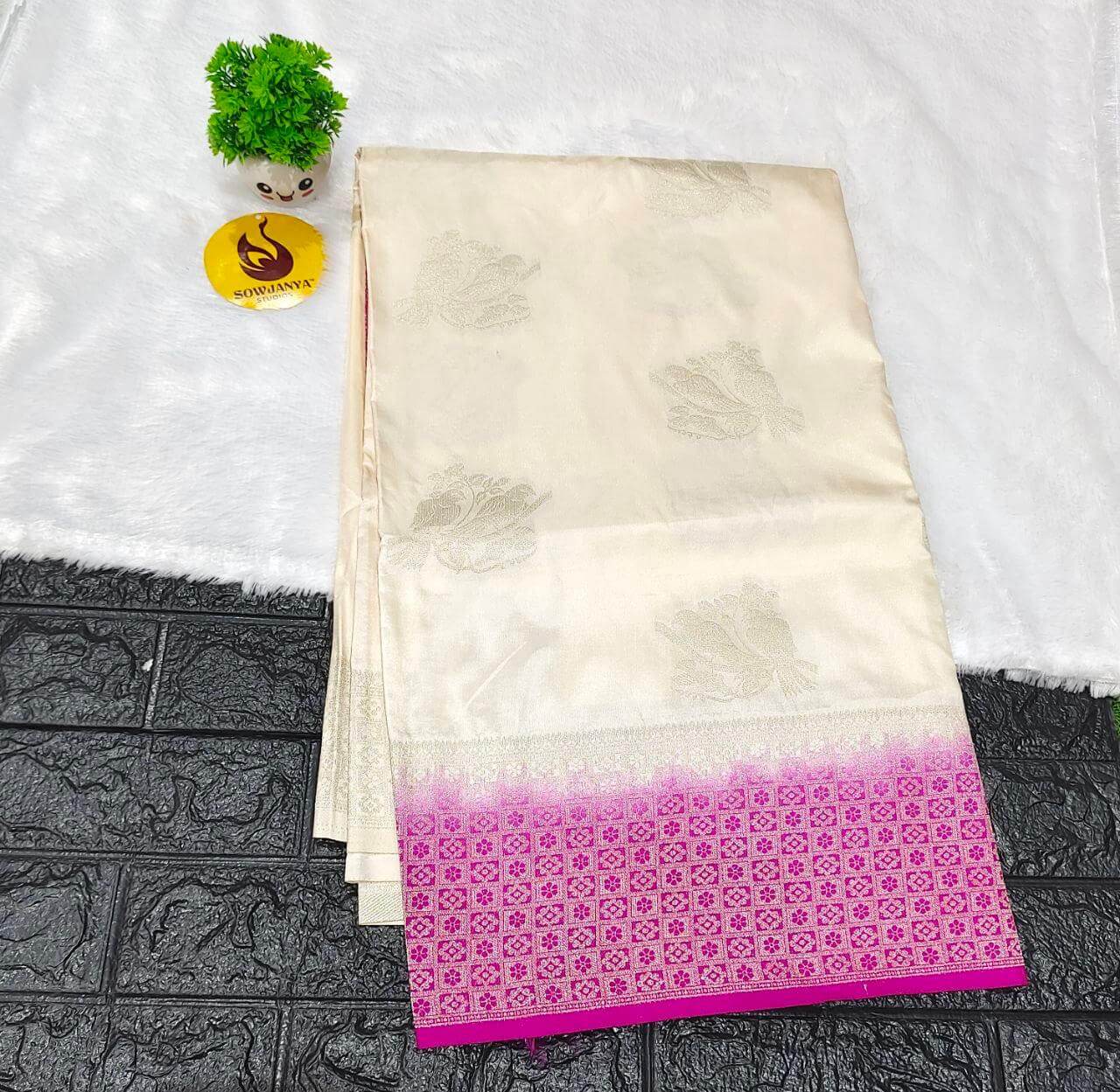 Pure Dola Silk with Zari work Sarees - SSPDS21