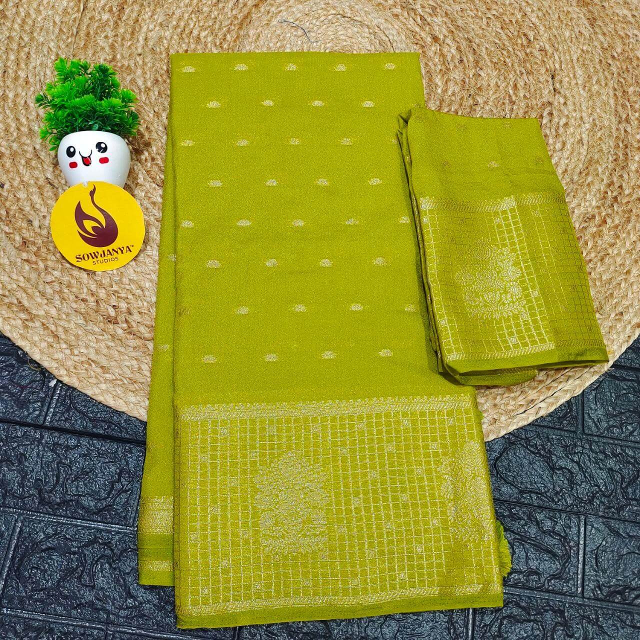 Viscose Butti Saree's With Floral Kanchi Border - BUNCH2