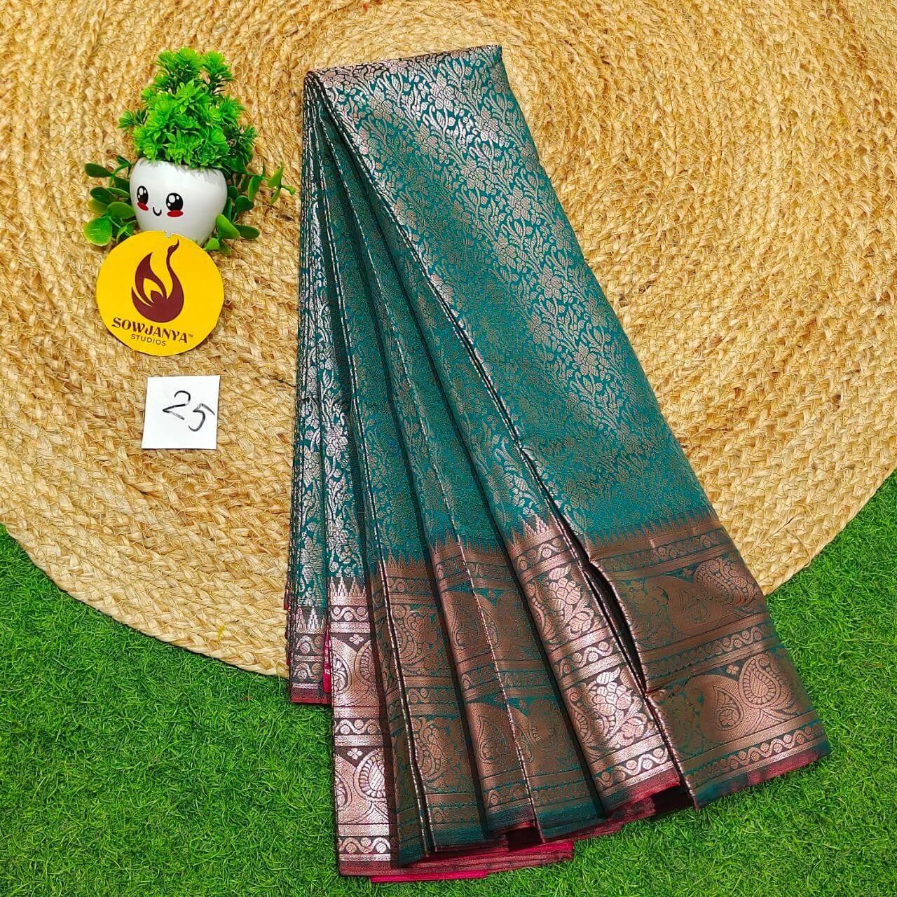Premium Fancy Pattu Sarees - SSAKA025
