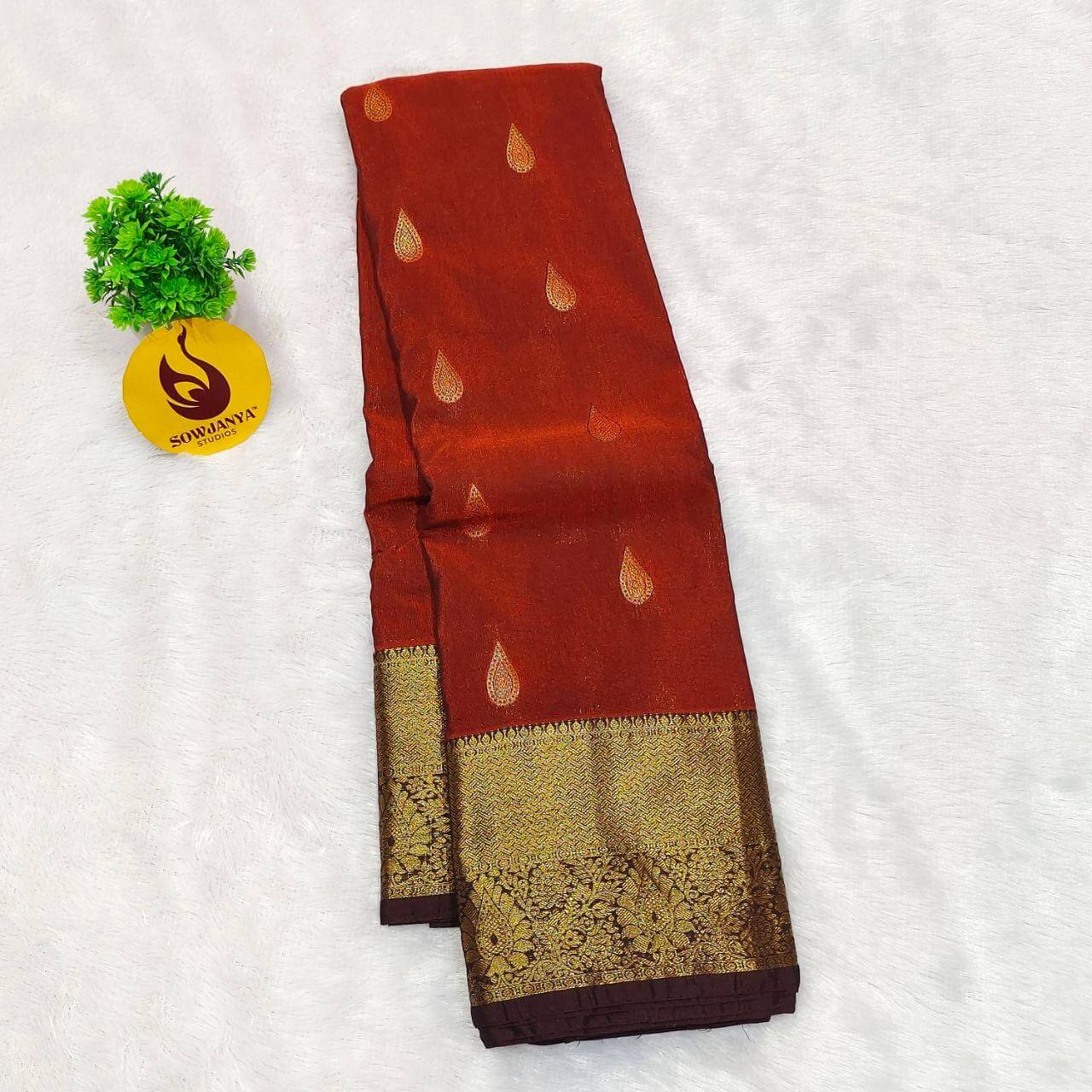 VINTAGE Seiko Gadwal Pattu Sarees  - FIRE
