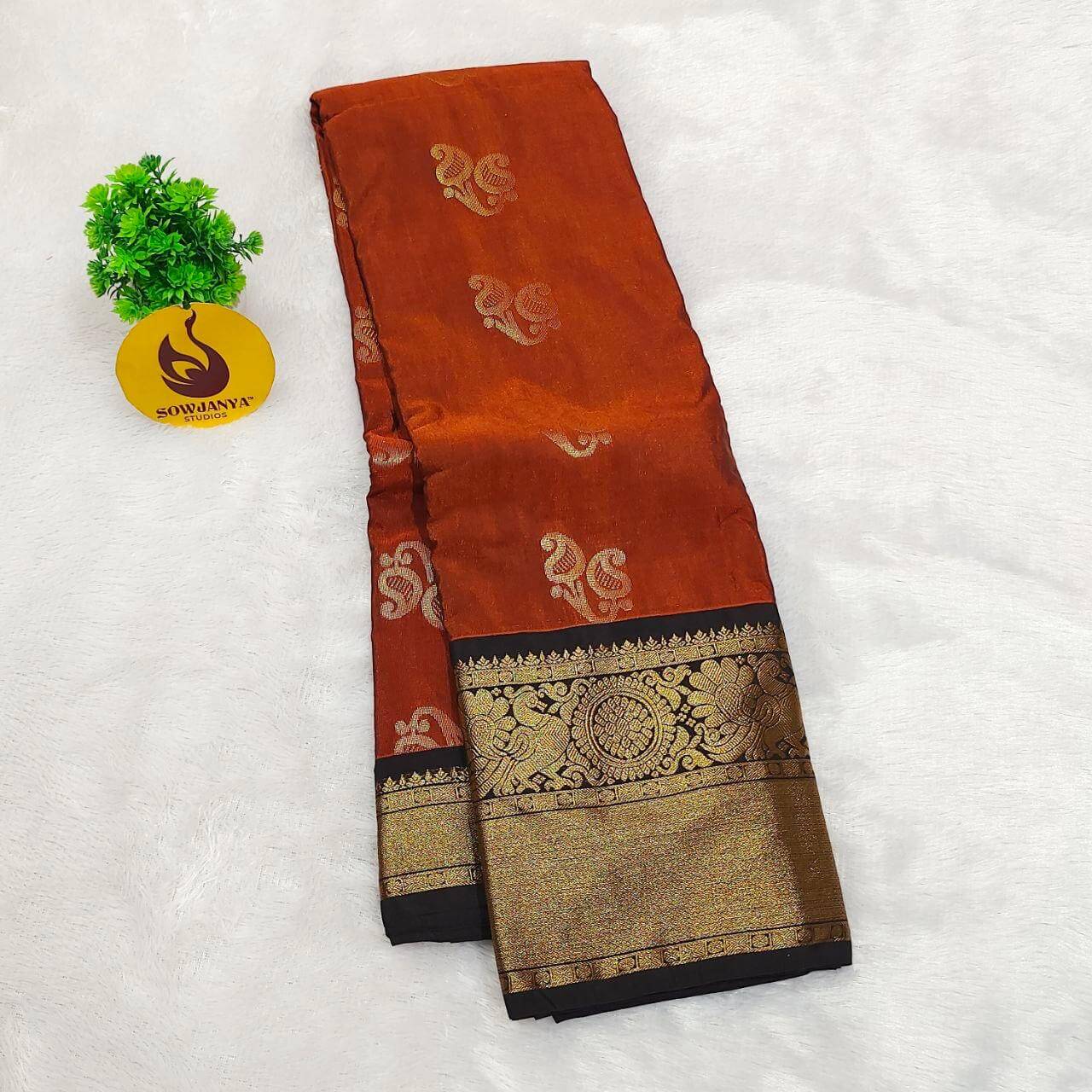 VINTAGE Seiko Gadwal Pattu Sarees  - FIRE