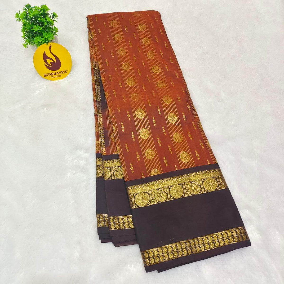 VINTAGE Seiko Gadwal Pattu Sarees  - FIRE