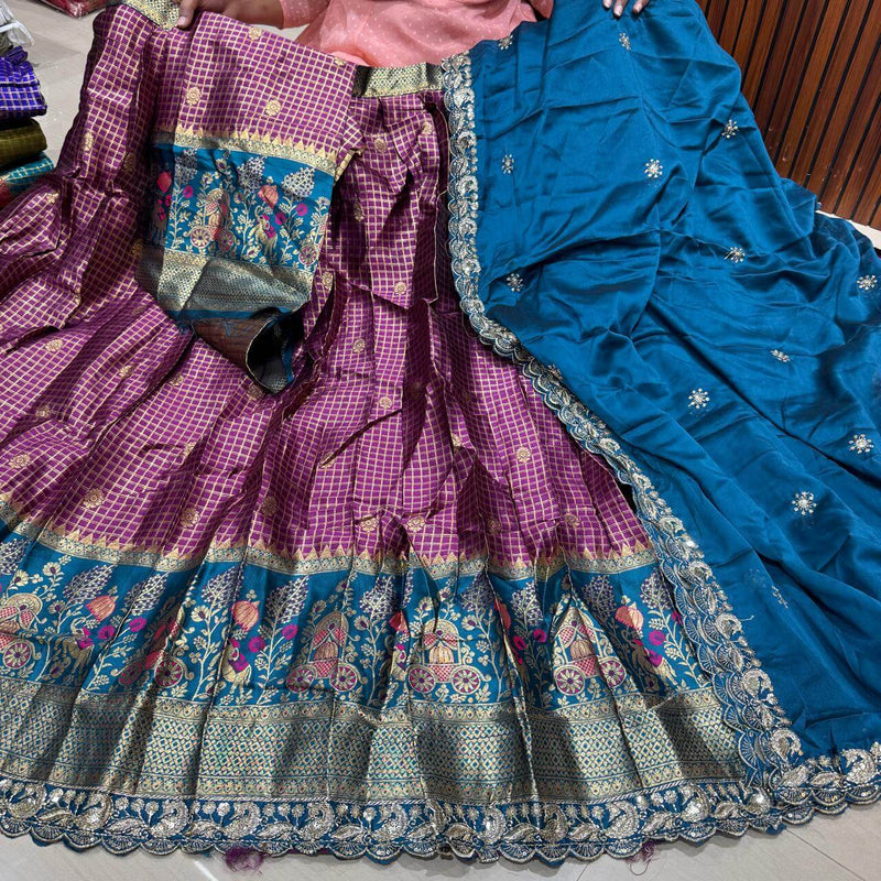 Designer pattu Style Chex Lehangas - LHCRM