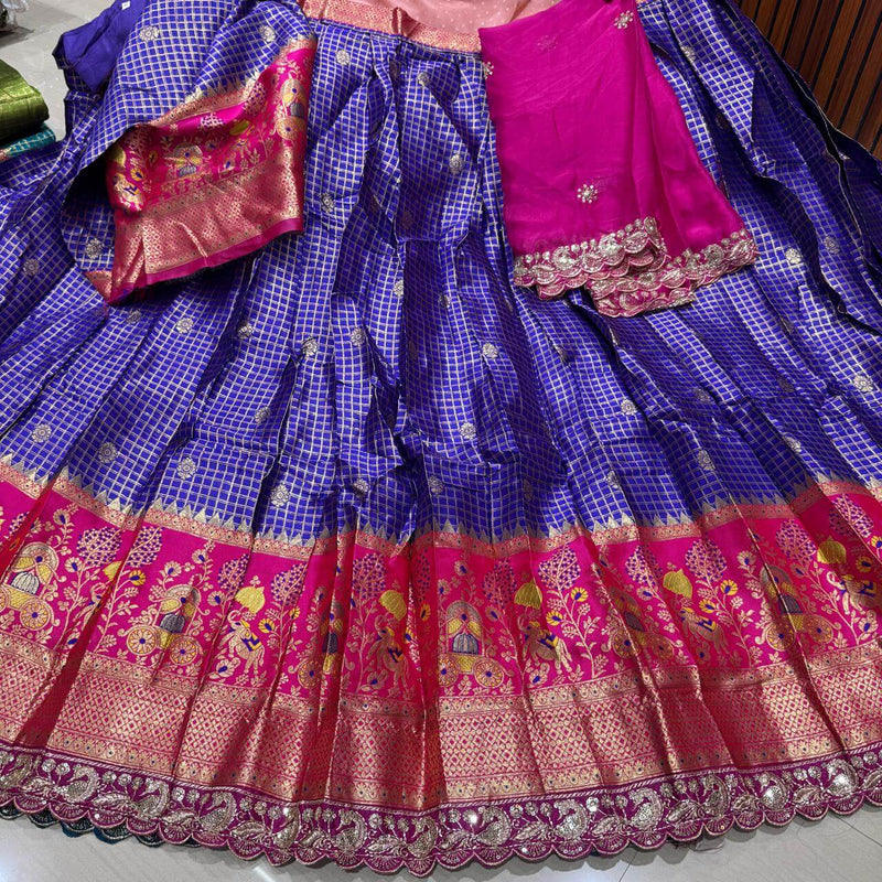 Designer pattu Style Chex Lehangas - LHCRM
