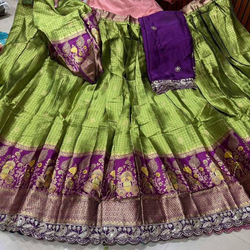 Designer pattu Style Chex Lehangas - LHCRM