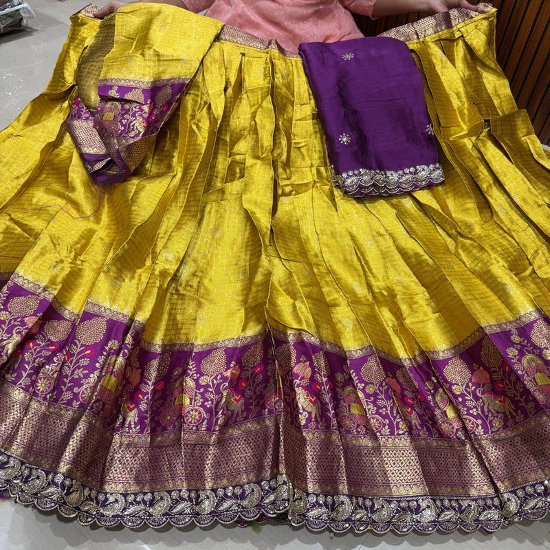 Designer pattu Style Chex Lehangas - LHCRM